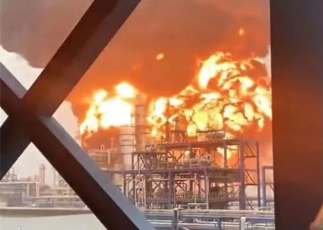 江苏一化工厂,今年3次被消防处罚!突发火灾,导致1人受伤1人失联!(图1) 江苏一化工厂,今年3次被消防处罚!突发火灾,导致1人受伤1人失联!(图1)